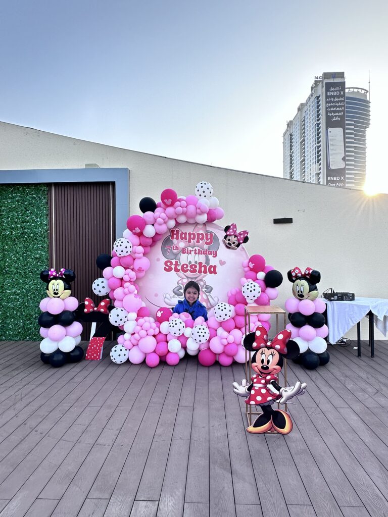 minie mouse themed birthday decoration