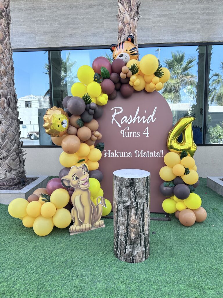 simba themed balloon decoration for birthday event